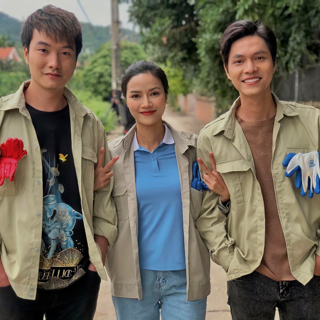 Lộ diện phim thế sóng Thương ngày nắng về từ mùng 7 Tết, hóa ra là tác phẩm này đổi tên - Ảnh 4. Lộ diện phim thế sóng Thương ngày nắng về từ mùng 7 Tết, hóa ra là tác phẩm này đổi tên - Ảnh 4.
