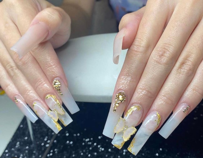Cô nàng khoe bộ nail 2 triệu, bị chê xấu và bỏ tiền ngu thì đáp trả lại 1 câu cực đanh thép - Ảnh 1. Cô nàng khoe bộ nail 2 triệu, bị chê xấu và bỏ tiền ngu thì đáp trả lại 1 câu cực đanh thép - Ảnh 1.
