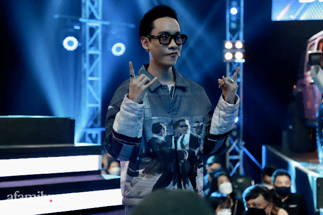 Chung kết Rap Việt: Vượt mặt Blacka, Seachains xuất sắc trở thành Quán quân - Ảnh 7. Chung kết Rap Việt: Vượt mặt Blacka, Seachains xuất sắc trở thành Quán quân - Ảnh 7.