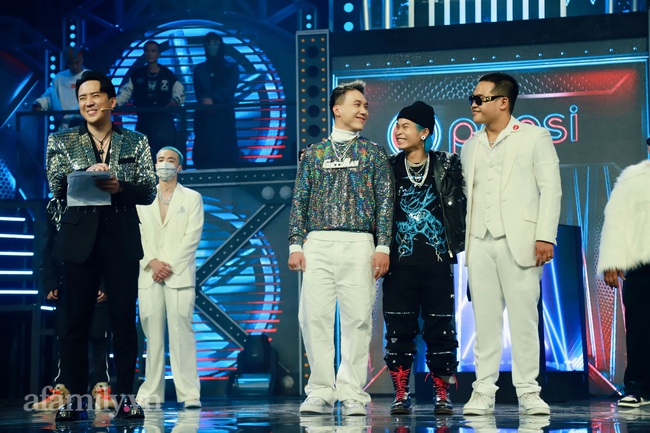 Chung kết Rap Việt: Vượt mặt Blacka, học trò Karik - Seachains xuất sắc trở thành Quán quân - Ảnh 17. Chung kết Rap Việt: Vượt mặt Blacka, học trò Karik - Seachains xuất sắc trở thành Quán quân - Ảnh 17.