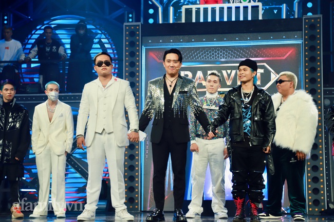 Chung kết Rap Việt: Vượt mặt Blacka, học trò Karik - Seachains xuất sắc trở thành Quán quân - Ảnh 18. Chung kết Rap Việt: Vượt mặt Blacka, học trò Karik - Seachains xuất sắc trở thành Quán quân - Ảnh 18.