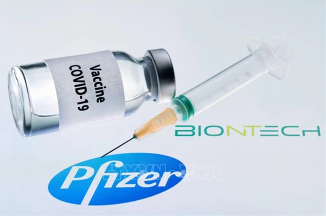 Các hãng Pfizer và BioNTech thử nghiệm lâm sàng vaccine đặc hiệu chống biến thể Omicron - Ảnh 1. Các hãng Pfizer và BioNTech thử nghiệm lâm sàng vaccine đặc hiệu chống biến thể Omicron - Ảnh 1.