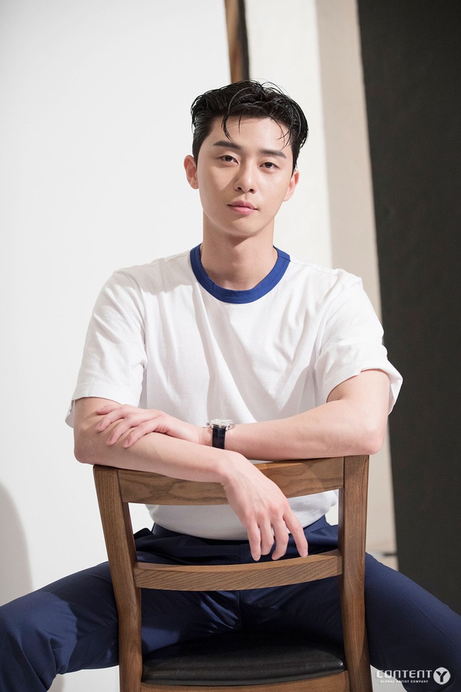 Park Seo Joon đóng cặp với mỹ nhân 18+ Han So Hee, nắm tay nhau chiến đầu trong phim kinh dị - Ảnh 4.