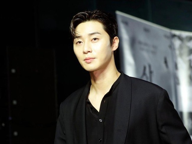 Park Seo Joon đóng cặp với mỹ nhân 18+ Han So Hee, nắm tay nhau chiến đầu trong phim kinh dị - Ảnh 2.