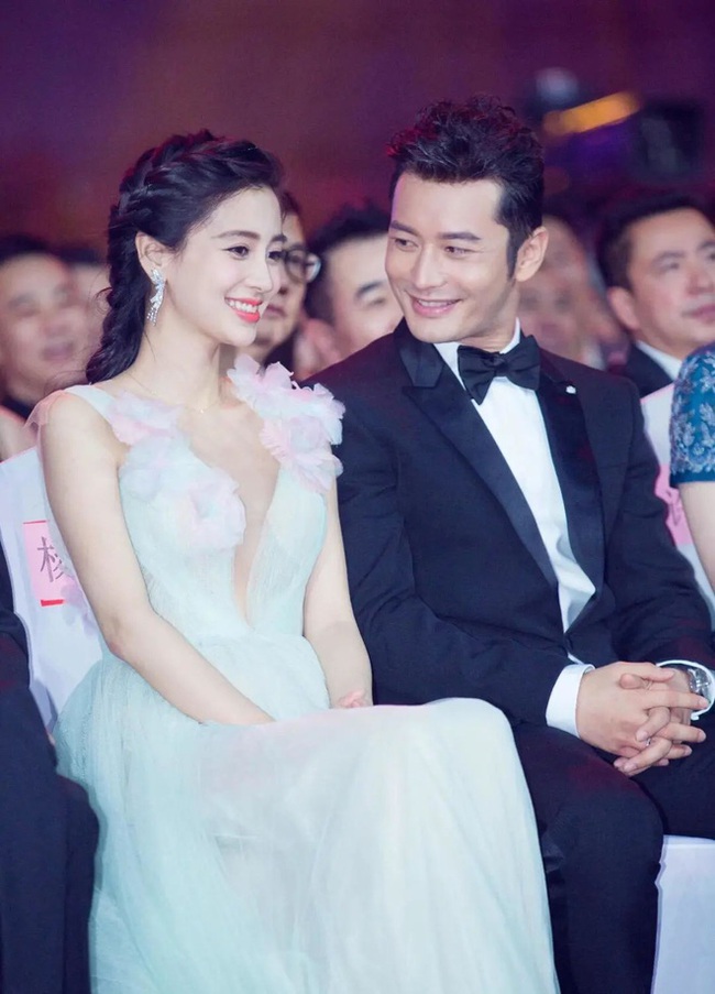 Huỳnh Hiểu Minh và Angela Baby ly hôn: Bộ váy cưới 7 tỷ, những khoảnh khắc tình trong bể tình hay cả màn nâng váy cuối cùng cũng chẳng níu giữ được nhau - Ảnh 4.