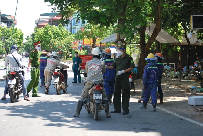 Một xã đính chính yêu cầu người dân địa phương phải về ăn Tết trước 22 ngày để kịp thời cách ly phòng dịch - Ảnh 1.