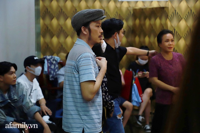 Nghệ sĩ Hoài Linh chính thức tái xuất sau nửa năm ở ẩn vì vướng lùm xùm từ thiện - Ảnh 1. Nghệ sĩ Hoài Linh chính thức tái xuất sau nửa năm ở ẩn vì vướng lùm xùm từ thiện - Ảnh 1.