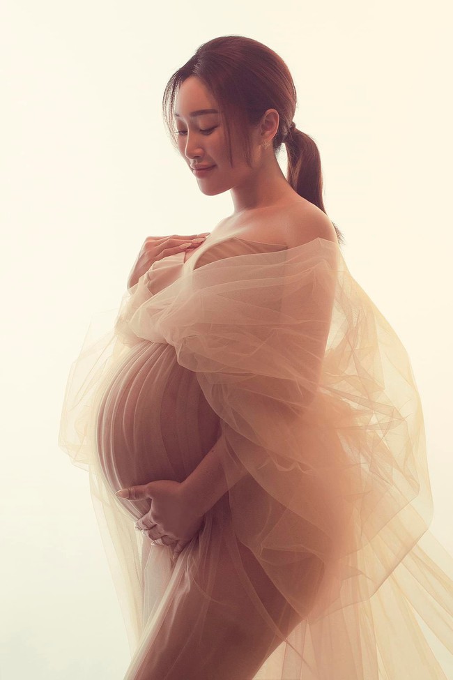Mới sinh được 1 tuần, vợ Chi Bảo đã xuất hiện lộ nhan sắc "bà đẻ", kể về cuộc sống "ngáp ngáp, sợ quoắn" rối ren - Ảnh 10. Mới sinh được 1 tuần, vợ Chi Bảo đã xuất hiện lộ nhan sắc "bà đẻ", kể về cuộc sống "ngáp ngáp, sợ quoắn" rối ren - Ảnh 10.