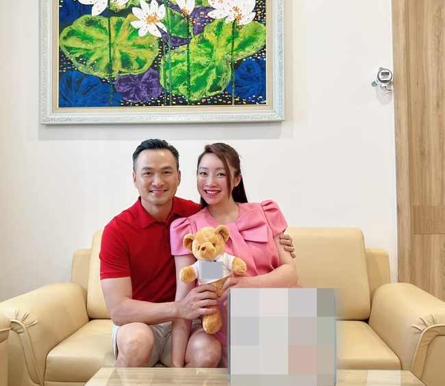 Mới sinh được 1 tuần, vợ Chi Bảo đã xuất hiện lộ nhan sắc "bà đẻ", kể về cuộc sống "ngáp ngáp, sợ quoắn" rối ren - Ảnh 12. Mới sinh được 1 tuần, vợ Chi Bảo đã xuất hiện lộ nhan sắc "bà đẻ", kể về cuộc sống "ngáp ngáp, sợ quoắn" rối ren - Ảnh 12.