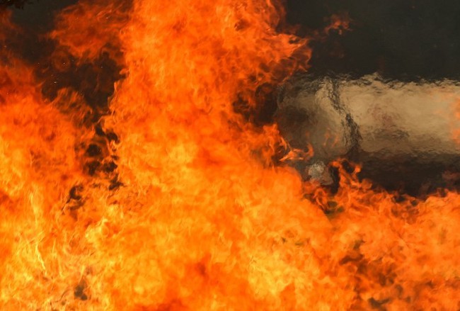 Ấn Độ: Hỏa hoạn trong tòa nhà dân cư làm 30 người bị thương - Ảnh 1.