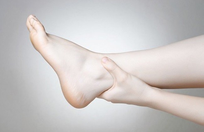Bàn chân có 3 &quot;đặc điểm&quot; này có thể là mạch máu bị tắc nghẽn, phát hiện sớm sẽ cứu được bạn - Ảnh 4.