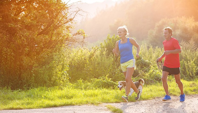 Người phụ nữ 36 tuổi kiên trì chạy 3km mỗi ngày, sau 1 năm, cơ thể thay đổi ngạc nhiên - Ảnh 5.