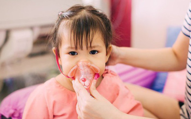 Cách nhận biết sớm và hướng điều trị bệnh viêm phổi ở trẻ em - Ảnh 1. bệnh viêm phổi ở trẻ afamily