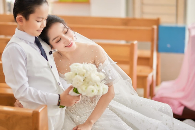 Váy cưới của Khánh Thi - Ảnh 6. Váy cưới của Khánh Thi - Ảnh 6.