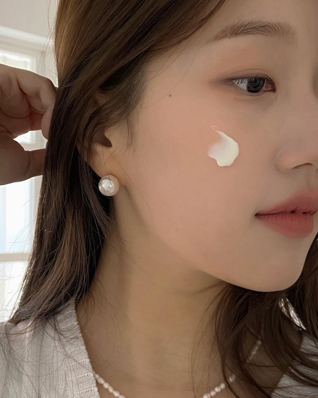 Thứ tự đúng khi bôi các sản phẩm chăm sóc da - Ảnh 3. Thứ tự đúng khi bôi các sản phẩm chăm sóc da - Ảnh 3.