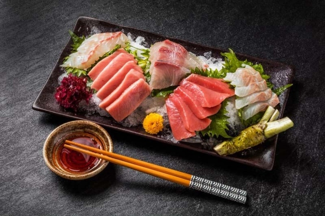Chuyên gia khuyến cáo chỉ nên ăn sashimi trong 30 phút - Ảnh 1.