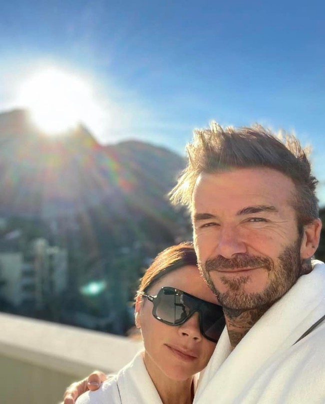 David Beckham khoe ảnh Valentine cùng vợ và con gái cưng - Ảnh 2.