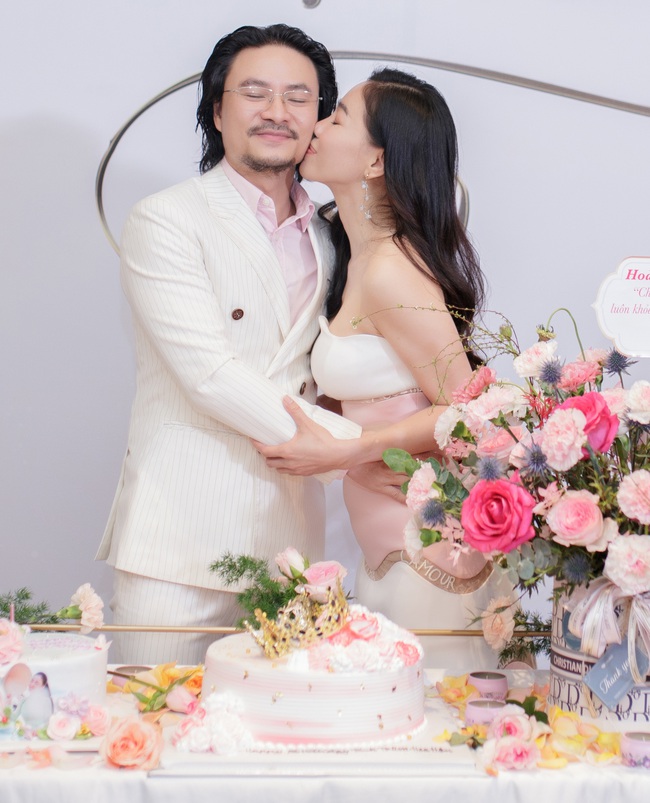 Hiếm hoi mới xuất hiện trong sự kiện, Hoa hậu Đặng Thu Thảo gây sốt với visual chụp bằng cam thường - Ảnh 12.