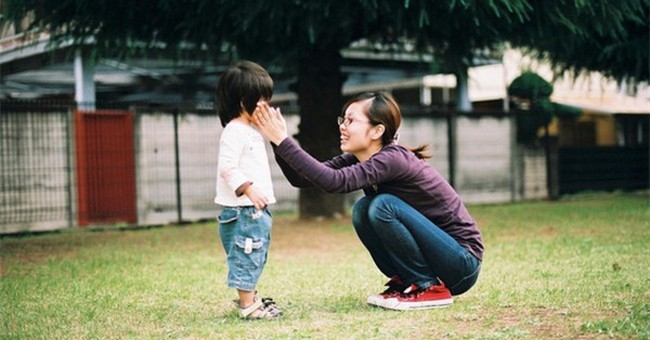 Nhà tâm lý học nói: Tương lai của một đứa trẻ có thể bị THIỆT THÒI hay không có thể nhìn thấy ngay từ cái nhìn đầu tiên, với 3 DẤU HIỆU đơn giản này - Ảnh 1.