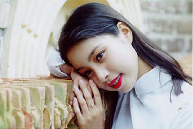Đây là nàng Hậu &quot;bí ẩn&quot; nhất lịch sử cuộc thi Hoa hậu Việt Nam: Đang lúc đỉnh cao thì bỏ đi DU HỌC, cuộc sống hiện tại bất ngờ - Ảnh 1.