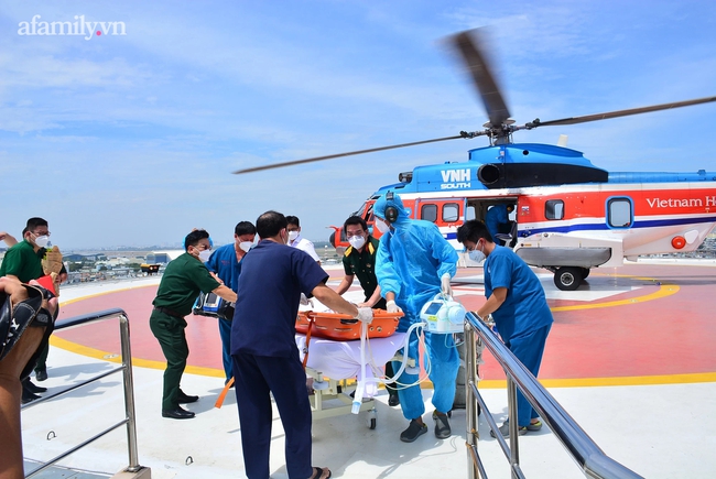 Dùng trực thăng cấp cứu bệnh nhân từ Trường Sa vào đất liền - Ảnh 3.