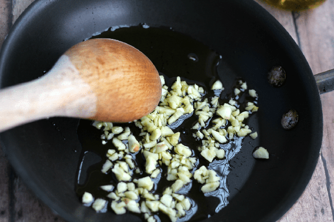 garlic-and-olive-oil-saute-pasta-1645969807973202784267.png