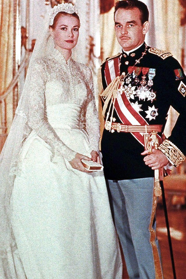 t-grace-kelly-wedding-dress-16460567481251958590727.jpg