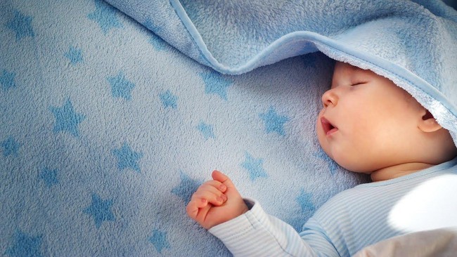 Trẻ lớn lên khi ngủ nhưng không phải ngủ càng sớm càng tốt: Tiết lộ giờ vàng lý tưởng nhất cần cho trẻ lên giường để IQ cao vượt trội, vóc dáng ngày càng cao lớn! - Ảnh 1.
