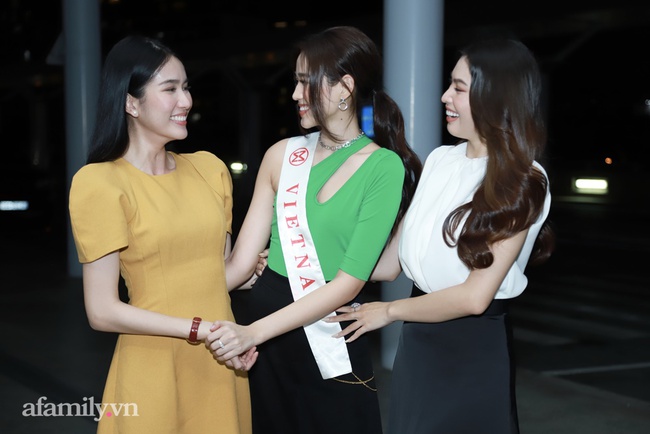 HOT: Đỗ Thị Hà lên đường dự chung kết Miss World 2021 trong đêm, hội chị em nàng Hậu rạng rỡ ra tiễn - Ảnh 7.