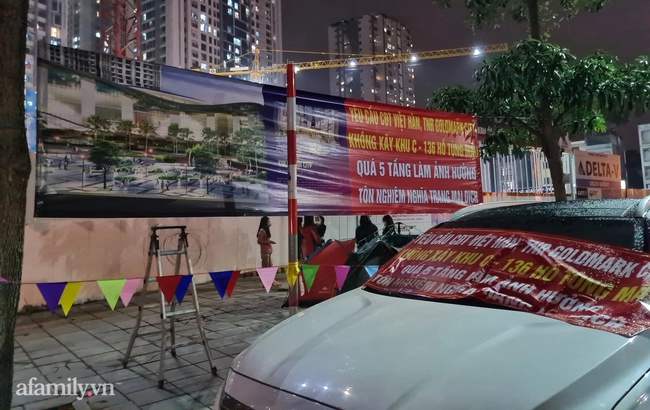 Người dân thức đêm canh công trình Người dân thức đêm canh công trình
