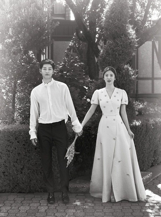 Song Hye Kyo and Song Joong Ki suddenly made the same move on the same day - Photo 5.