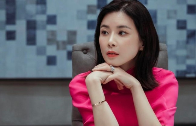 Big sister Lee Bo Young will play the role of director in (Ad) Agency - Photo 2.