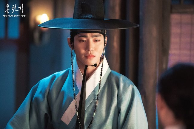 "Chim thủy tổ" Ahn Hyo Seop trong Hẹn hò chốn công sở quá chuẩn rồi, nhưng so với tạo hình cổ trang thì sao? - Ảnh 6. "Chim thủy tổ" Ahn Hyo Seop trong Hẹn hò chốn công sở quá chuẩn rồi, nhưng so với tạo hình cổ trang thì sao? - Ảnh 6.