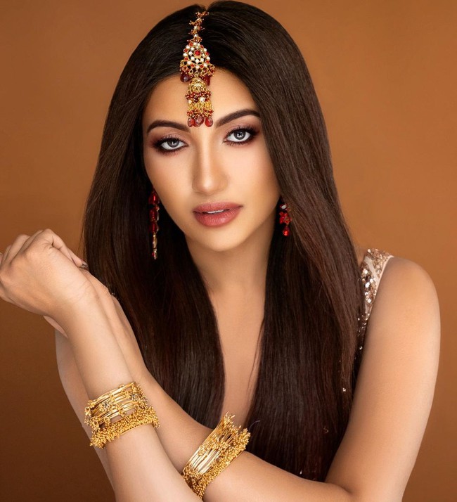 Miss World 2021 runner-up: Indian-American beauties once suffered severe burns to face deformity, suddenly reappeared with a surprising appearance - Photo 2.