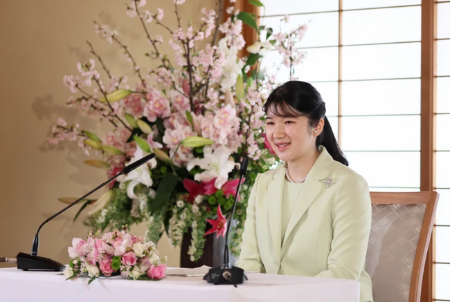 HOT: Japan's most famous princess held the first press conference in her life, her appearance and marriage choice caught attention - Photo 3.