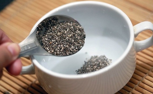 Drinking chia seeds like this every morning is the best natural omega-3 to improve the heart, lower blood sugar, and help women increase collagen production, lose weight quickly - Photo 5.