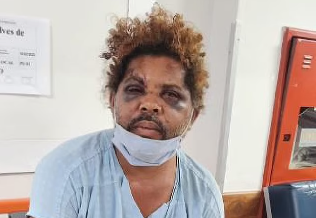 Realizing the car was shaking, the husband approached to look through the door and Realizing the car was shaking, the husband approached to look through the door and