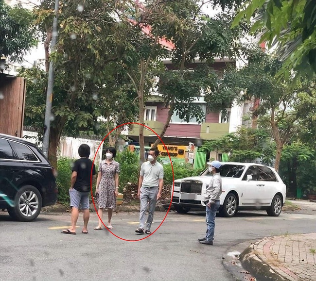 Nóng: Lộ ảnh Hiền Hồ và &quot;anh họ U60&quot; hôn nhau - Ảnh 5.