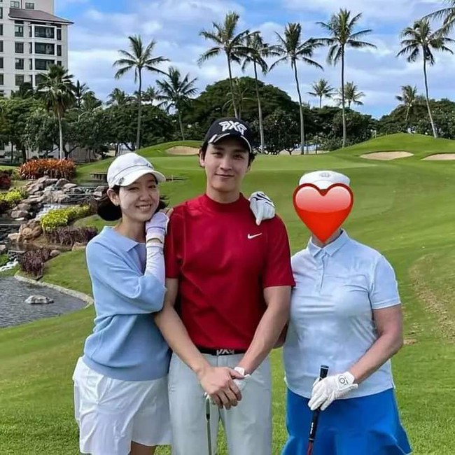 Park Shin Hye lộ loạt hình trong tuần trăng mật, nhan sắc mẹ bầu gây chú ý - Ảnh 2. Park Shin Hye lộ loạt hình trong tuần trăng mật, nhan sắc mẹ bầu gây chú ý - Ảnh 2.