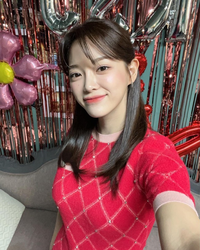Dating at the office: The female lead Kim Se Jeong is pretty and fresh like a ripe cherry - Photo 10.