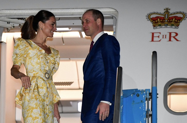 At the end of the trip, Princess Kate had a controversial appearance, Prince William made an unusual statement - Photo 2.