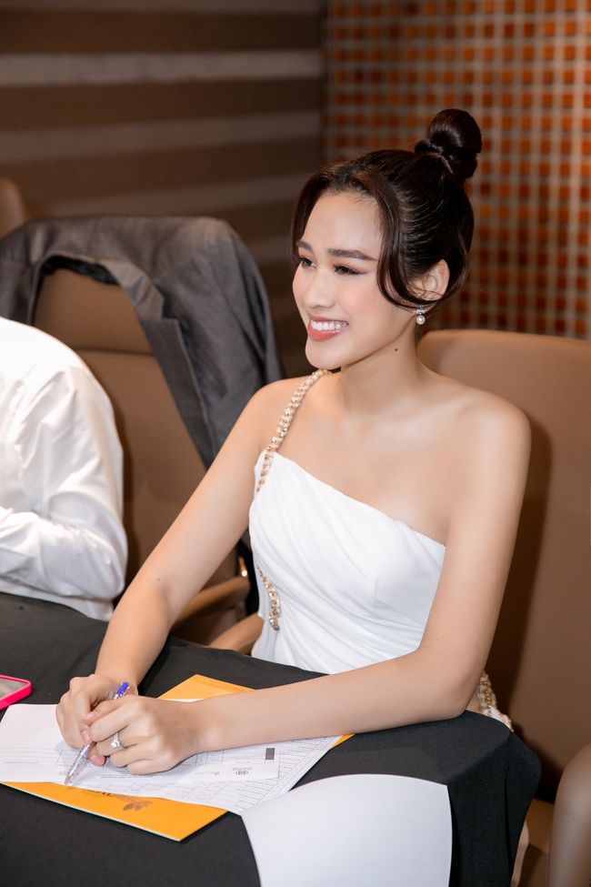 Sơ khảo Miss World Vietnam 2022: Nam Em bất ngờ đi thi, so kè với nhan sắc Hoa hậu Đỗ Thị Hà - Ảnh 5.