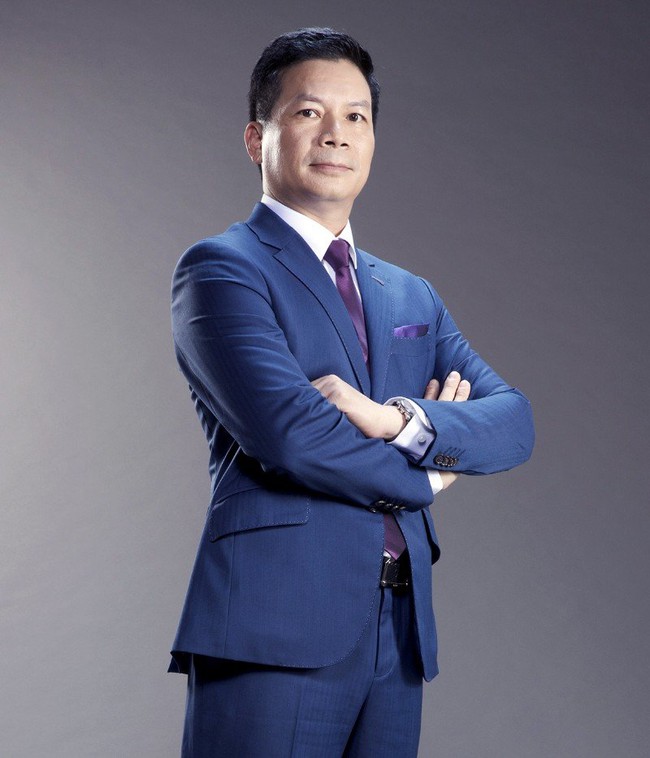 Xăng tăng, liệu có nên tậu xe điện: Shark Hưng bật mí câu trả lời - Ảnh 1. Xăng tăng, liệu có nên tậu xe điện: Shark Hưng bật mí câu trả lời - Ảnh 1.