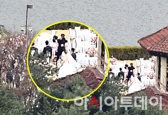 HOT: Rò rỉ hình ảnh Hyun Bin nắm tay Son Ye Jin bước vào lễ đường - Ảnh 4.