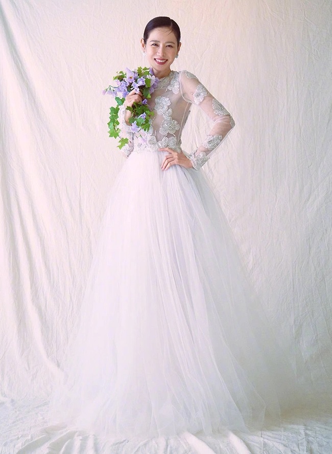 Người thân cận Son Ye Jin hé lộ điều đặc biệt trong đám cưới thế kỷ, bảo sao cô dâu lại rạng rỡ tới vậy - Ảnh 3. Người thân cận Son Ye Jin hé lộ điều đặc biệt trong đám cưới thế kỷ, bảo sao cô dâu lại rạng rỡ tới vậy - Ảnh 3.