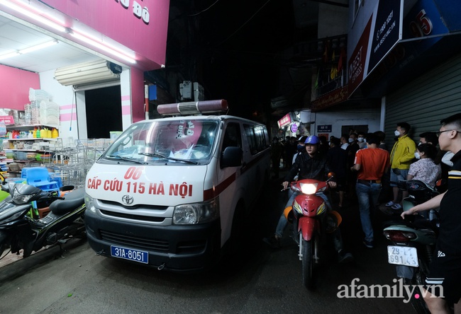 The fire at the inn in Phu Do: After only a few dozen seconds of opening the door, black smoke was covered - Photo 1.