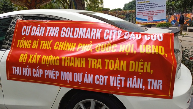Hà Nội: Cư dân Goldmark City tiếp tục diễu phố cùng xe biển xanh phản đối chủ đầu tư - Ảnh 6.