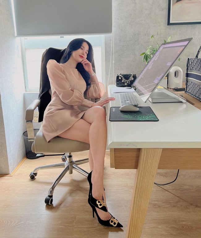 Diệp Lâm Anh được khen "lên hương" nhan sắc hậu ly thân, tình địch lại hàm ý khích bác điều này? - Ảnh 6. Diệp Lâm Anh được khen "lên hương" nhan sắc hậu ly thân, tình địch lại hàm ý khích bác điều này? - Ảnh 6.