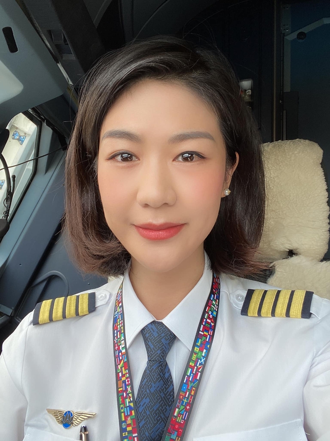 Female captain Huynh Ly Dong Phuong makes the sisters admire because there is a big change in her face, 