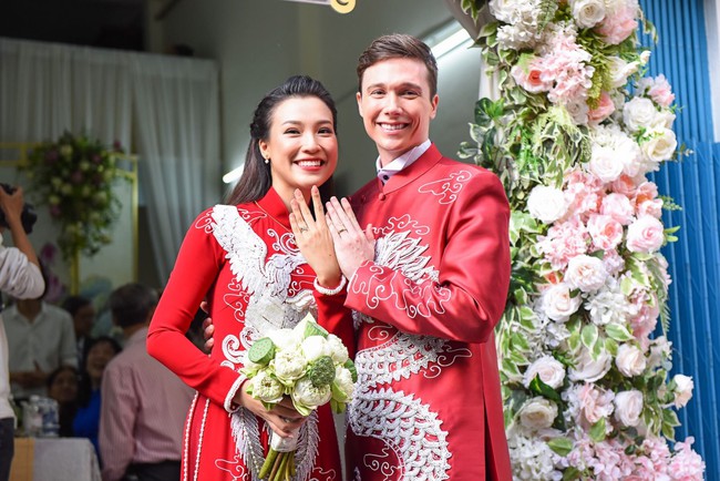 Hoang Oanh shared before her husband's unexpected divorce announcement - Photo 4.